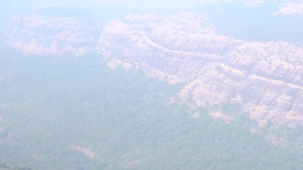 Panorama Panorâmico Prado Verde Nas Montanhas Dia Nebuloso — Vídeo de Stock