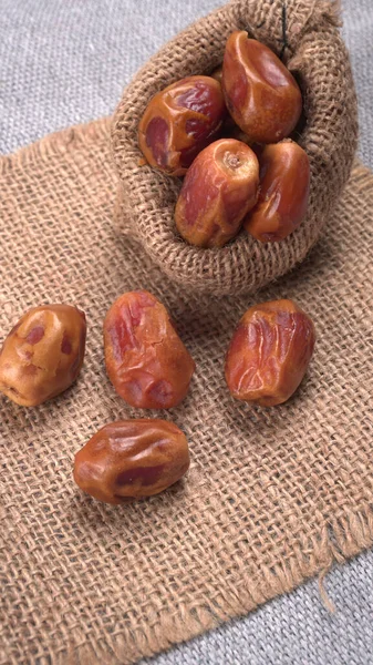 Pile Dates Table Cloth Dried Date Fruits Closeup Shot — Stockfoto