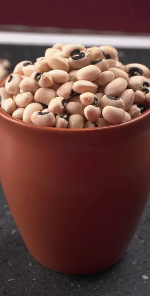 Mangkuk Kacang Polong Hitam Mentah Konsep Makanan Sehat — Stok Foto