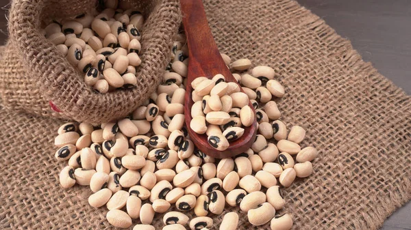 Uncooked Black Eyed Peas Wooden Spoon Health Food Concept — Stockfoto