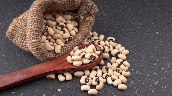 Uncooked Black Eyed Peas Wooden Spoon Health Food Concept — Stockfoto