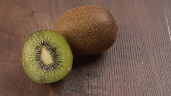 Fructe Kiwi Fundal Din Lemn Spațiu Copiere Conceptul Alimente Sănătoase — Fotografie, imagine de stoc