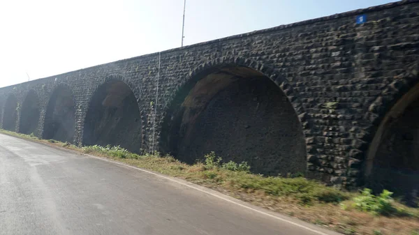 Güneşli Günde Asfalt Yol — Stok fotoğraf