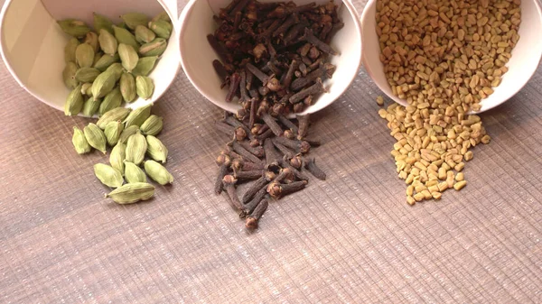Épices Indiennes Herbes Sur Fond Bois Alimentation Ingrédients Cuisine — Photo