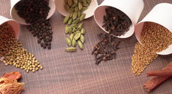 Indian Spices Herbs Wooden Background Food Cuisine Ingredients — Foto de Stock