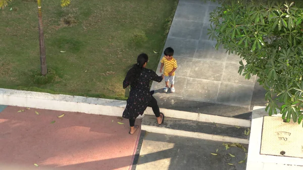Top View Mother Son Playing Outdoors — Stok Foto