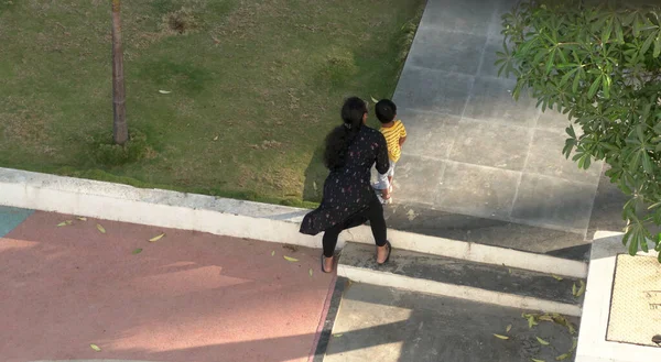 Top View Mother Son Playing Outdoors — Stockfoto