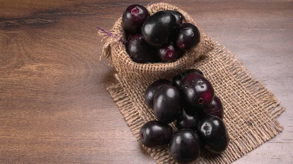 Stapel Van Zwarte Data Houten Tafel Achtergrond — Stockfoto