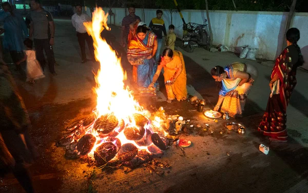 holi bonfire rituals