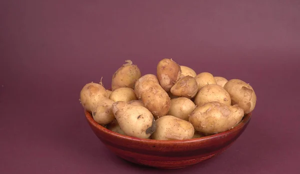 Frische Rohe Kartoffeln Zum Kochen Holzschüssel Nahaufnahme — Stockfoto