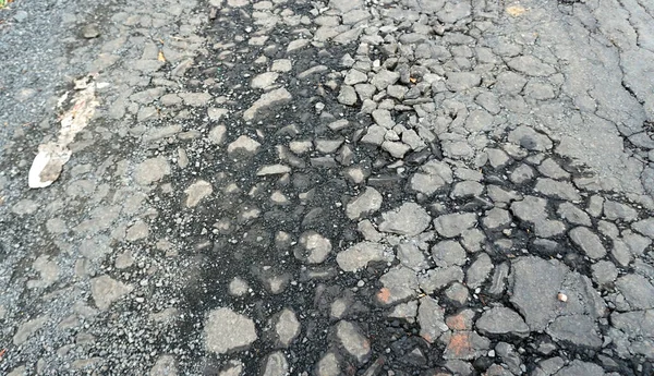 Una Fossa Profonda Sulla Strada Asfalto Danneggiato Brutta Strada Riparazione — Foto Stock