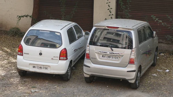 インド 2020年5月8日 昼間に旧インドの街の路上に駐車 — ストック写真