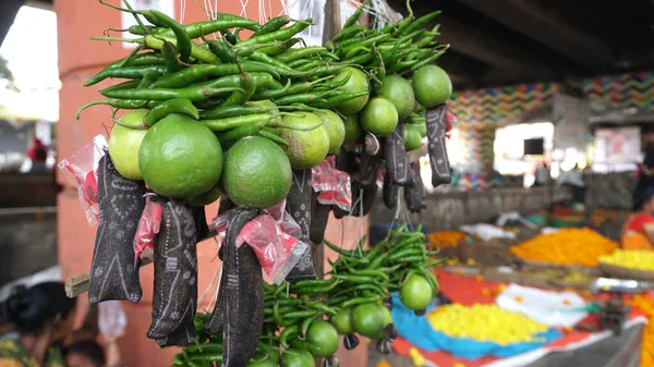 インド市場における果物 スパイスの閉鎖 — ストック写真