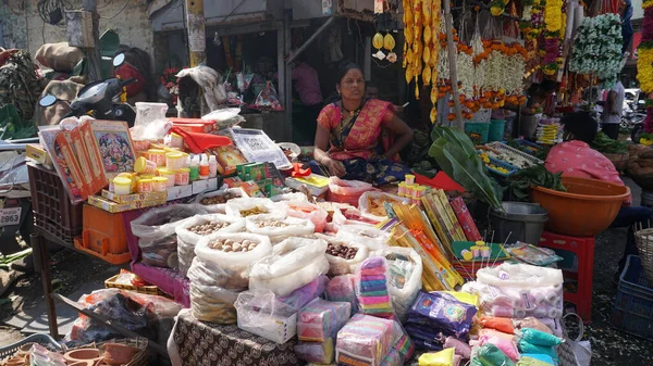 Indien Oktober 2021 Indische Händler Bieten Ihre Artikel Tagsüber Auf — Stockfoto