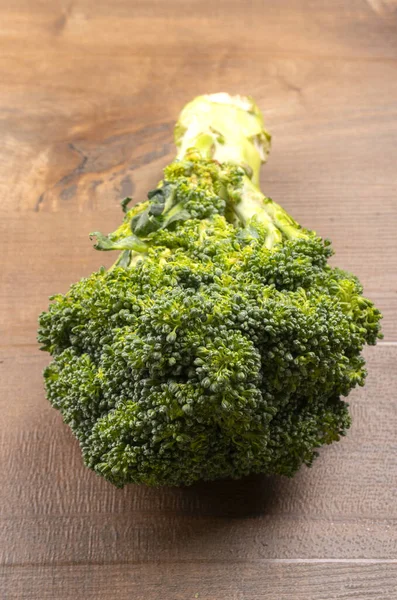 Närbild Broccoli Rustik Stil Gamla Trä Bakgrund — Stockfoto