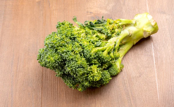 Närbild Broccoli Rustik Stil Gamla Trä Bakgrund — Stockfoto