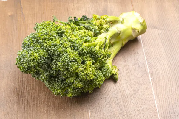 Närbild Broccoli Rustik Stil Gamla Trä Bakgrund — Stockfoto