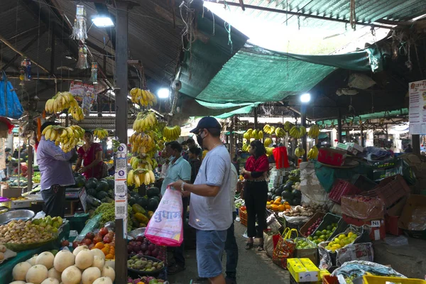 India 2022年2月20日 トゥルシ Tulsi Baug の群衆 プネーで最大かつ最も有名な通り市場の一つ — ストック写真