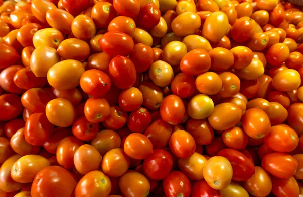 Closeup Pile Red Tomatoes — стоковое фото