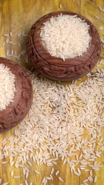 Schalen Mit Weißem Reis Auf Holzgrund — Stockfoto