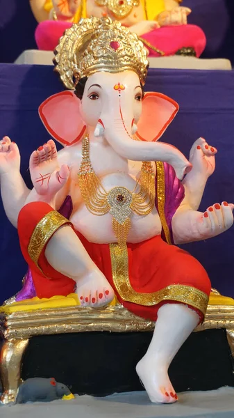 Hinduski Bóg Ganesha Posągi Pokryte Kolorami Sprzedawane Dla Ganesh Chathurthi — Zdjęcie stockowe