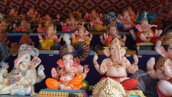 Dios Hindú Indio Señor Ganesha Estatuas Recubierto Colores Vendido Para —  Fotos de Stock