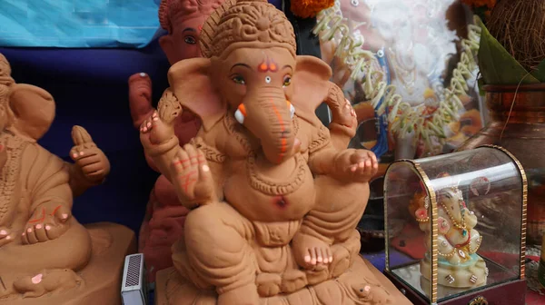 Dios Hindú Indio Señor Ganesha Estatuas Recubierto Colores Vendido Para —  Fotos de Stock
