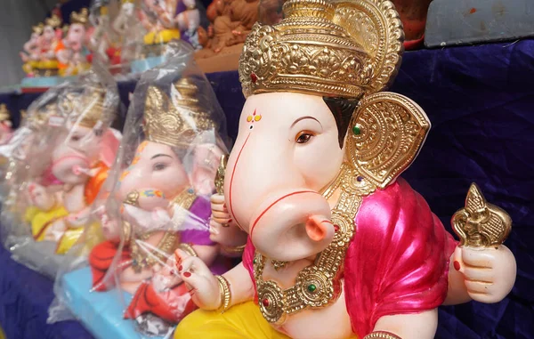 Indiano Indù Dio Signore Ganesha Statue Rivestito Con Colori Venduti — Foto Stock