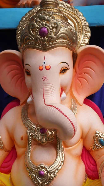 Ινδός Θεός Ινδουιστής Λόρδος Ganesha Αγάλματα Ντυμένο Χρώματα Και Πωλούνται — Φωτογραφία Αρχείου