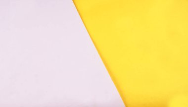 Renkli kağıt arkaplan. Birincil renk kavramı. Açı ve köşegen çizgiler. Üst görünüm düzlüğü kopyalama alanı ile yatıyordu.