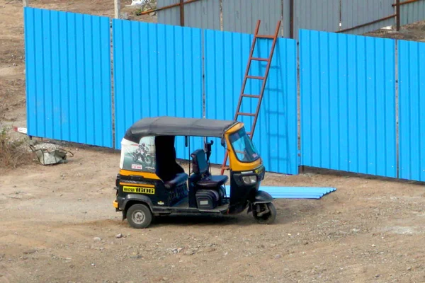 India 23Th June 2022 Indian Men Building Fence Construction Side — Stok fotoğraf