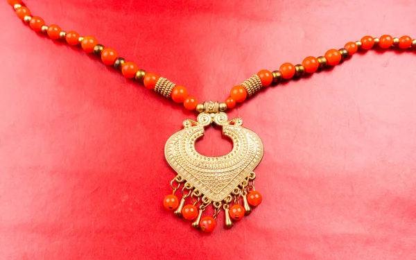 Beautiful Traditional Indian Necklace Heart Form Red Background — Fotografia de Stock