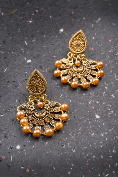 Golden Earrings Siver Background — 스톡 사진