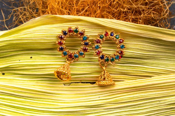 Golden Earrings Corn Leaves —  Fotos de Stock