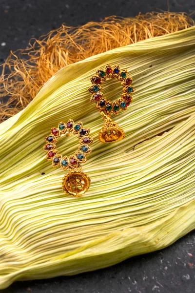 Golden Earrings Corn Leaves —  Fotos de Stock