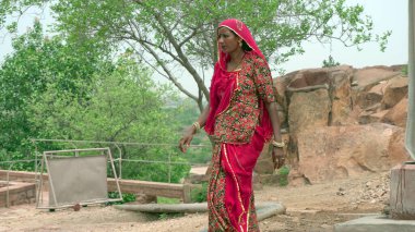 Indian woman in traditional cloth