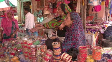 Trade on traditional Indian market