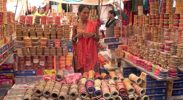 Εμπόριο Στην Παραδοσιακή Ινδική Αγορά — Φωτογραφία Αρχείου
