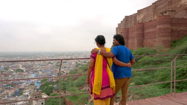 Indian Couple Looking City Hill — 스톡 사진