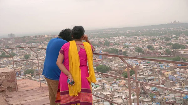 Indian Couple Looking City Top — 스톡 사진
