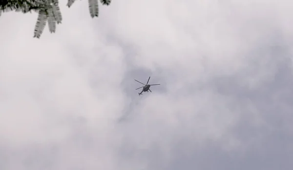 Helicopter Flying Cloudy Sky — Stock Photo, Image