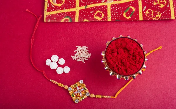 Traditional Indian Jewelry Rice Spice Greeting Card Red Background — ストック写真