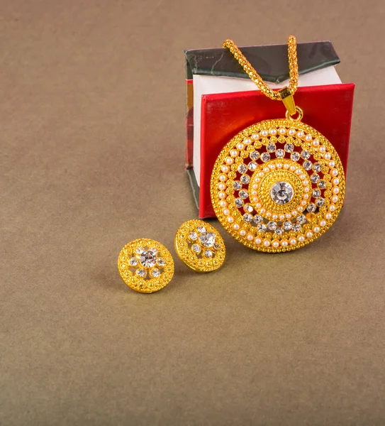 Traditional Indian Earrings Necklace Box — Zdjęcie stockowe