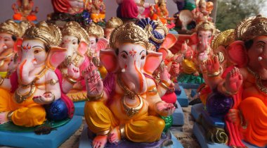 Ganesha Hindu statues selling on Indian market