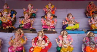 Ganesha Hindu statues selling on Indian market