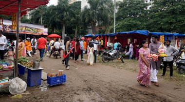 People on typical market in India
