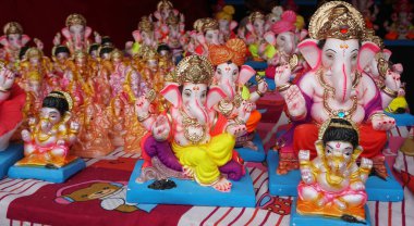 Ganesha Hindu statues selling on Indian market