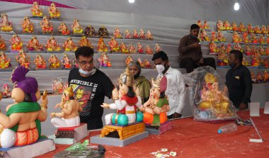Ganesha Hindu statues selling on Indian market