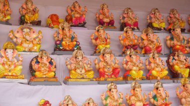 Ganesha Hindu statues selling on Indian market
