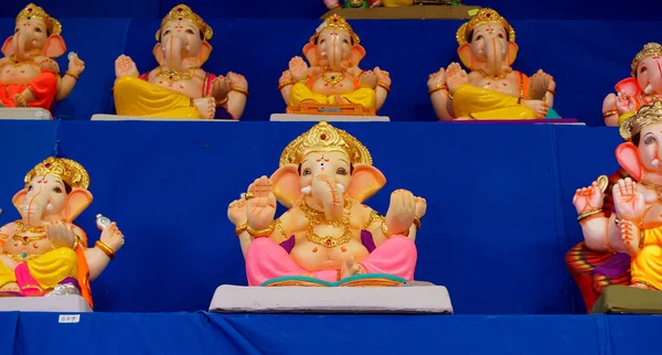 Ganesha Hindu Statues Selling Indian Market —  Fotos de Stock